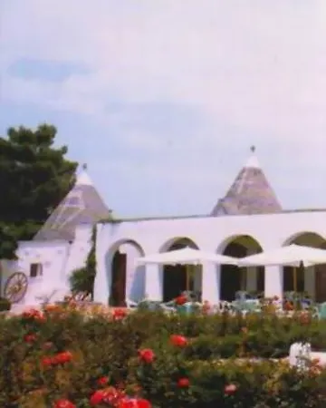 فندق Dei Trulli 4*