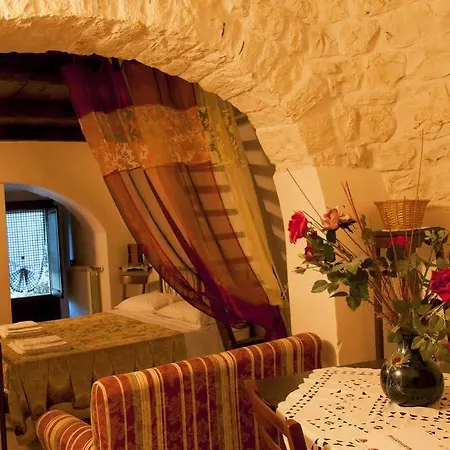 Dei Trulli فندق ألبيروبيللو