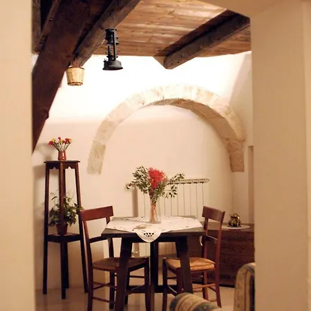 Dei Trulli فندق ألبيروبيللو